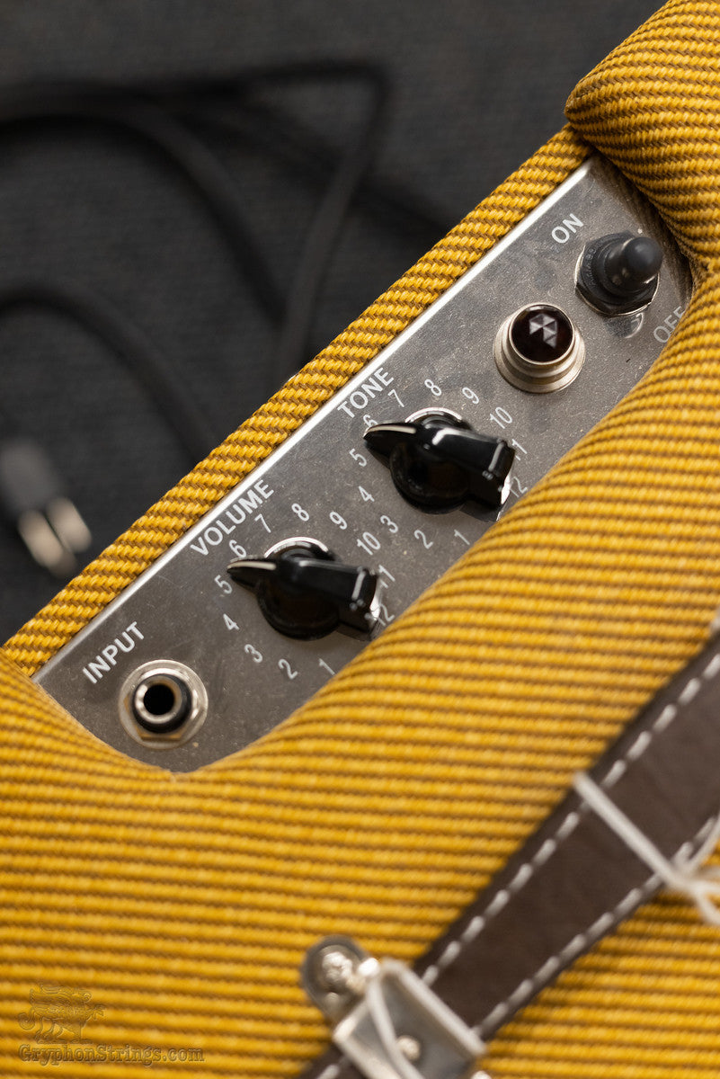 Fender Pro Junior™ IV, Lacquered Tweed, 120V New – Gryphon