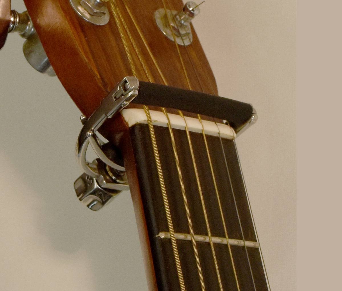 Shubb F1 FineTune Capo for Steel String Guitar – Gryphon Strings
