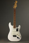 Fender Player Stratocaster®, Pau Ferro Fingerboard, Polar White New