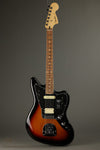 Fender Player Jaguar®, Pau Ferro Fingerboard, 3 Color Sunburst New