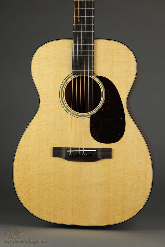 Martin 00-18 Steel String Acoustic Guitar - New