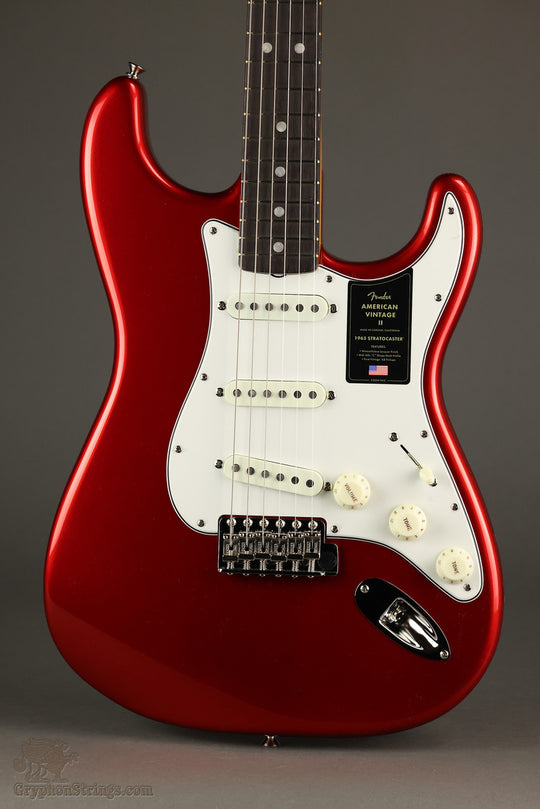 Fender American Vintage II 1965 Stratocaster®, Round-Lam Rosewood Fingerboard, Candy Apple Red - New