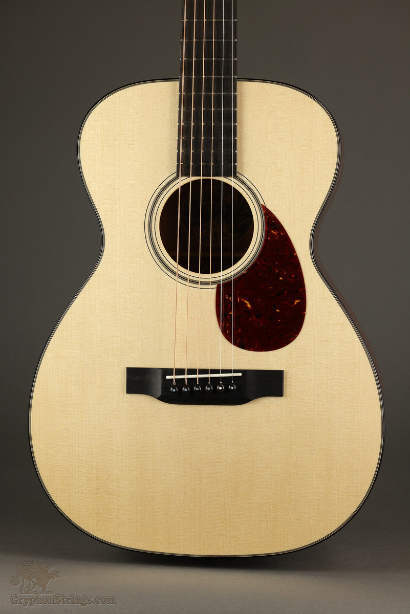 Collings 01 Steel String Acoustic Guitar - New – Gryphon Strings