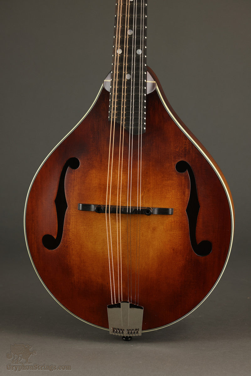 Eastman MD305 Wideneck Adirondack Amberburst F-Hole A-Style