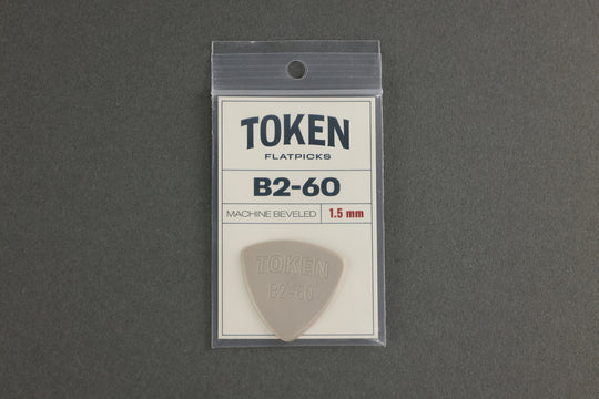 Token B2-60 Small Triangle (1.52 mm) Tan Pick